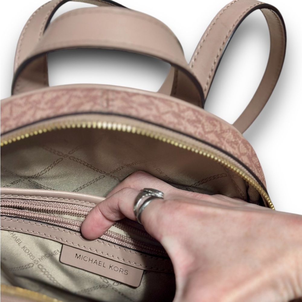 Authentic Michael Kors Rhea Medium Color-Block Logo Backpack - Picture 8 of 16